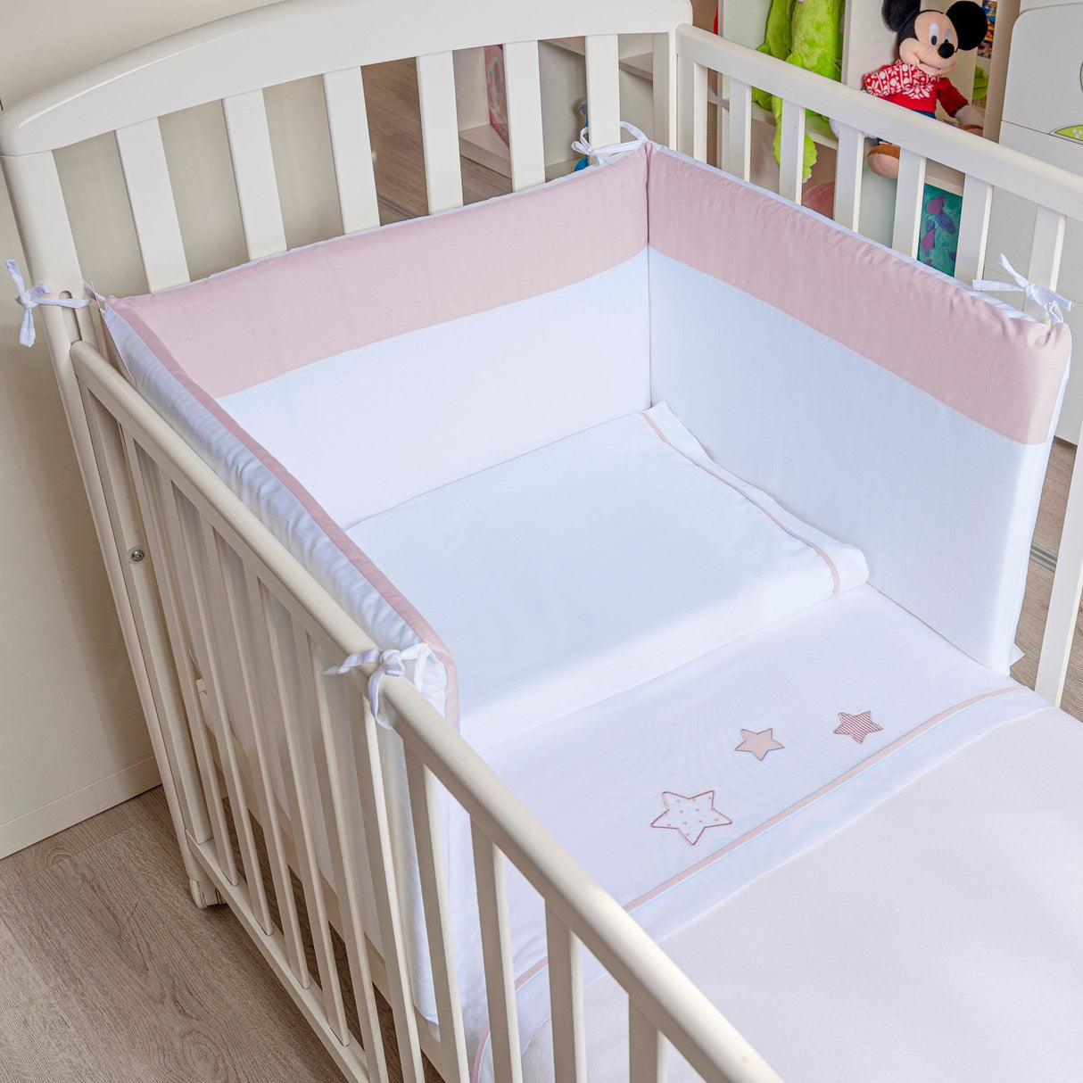 Completo Lenzuolino per Lettino in Puro Cotone Ricamato - Petit Etoile Completo Lenzuolino Lisola Baby