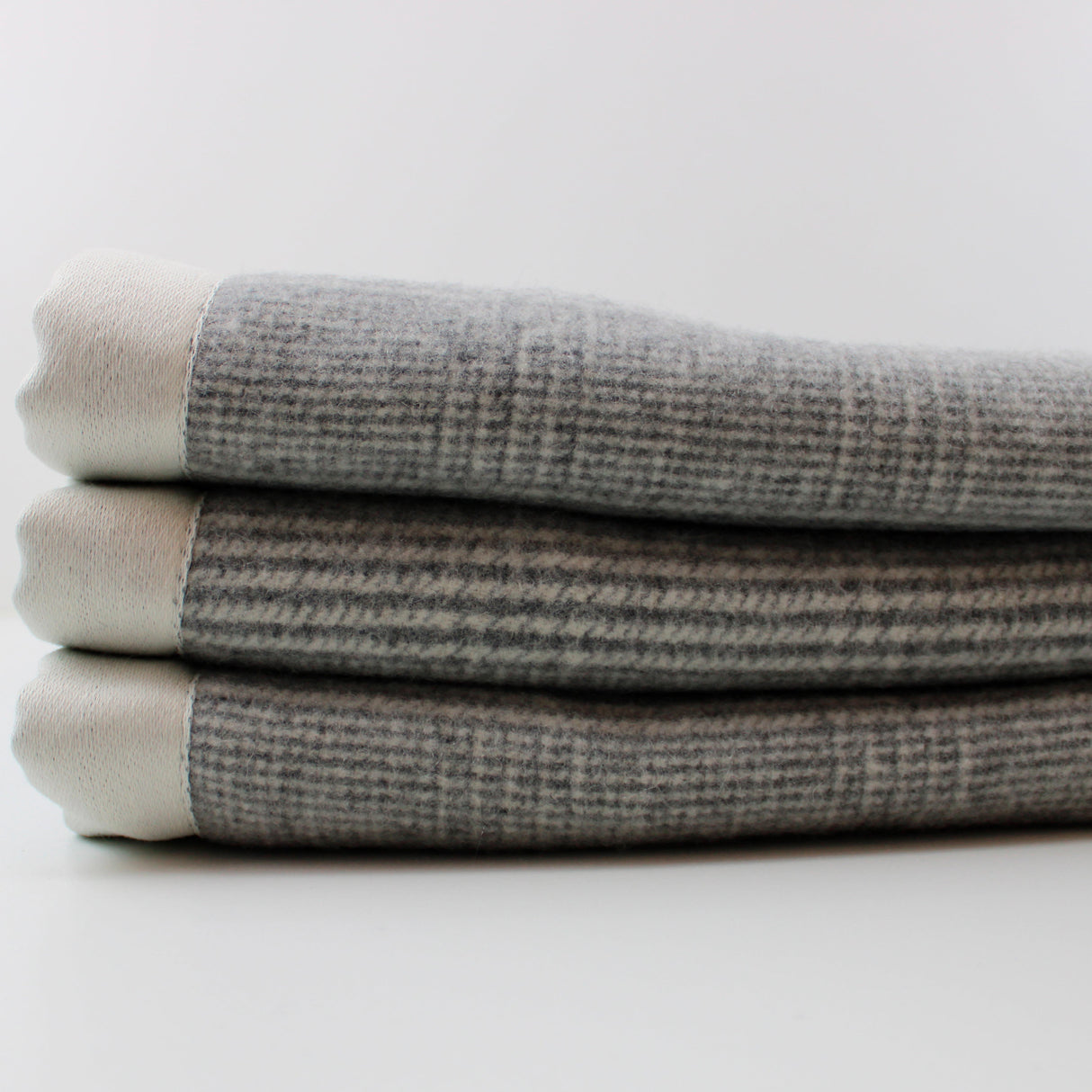 Coperta in Cashmere Tinta Unita - Kate Coperta Lisola