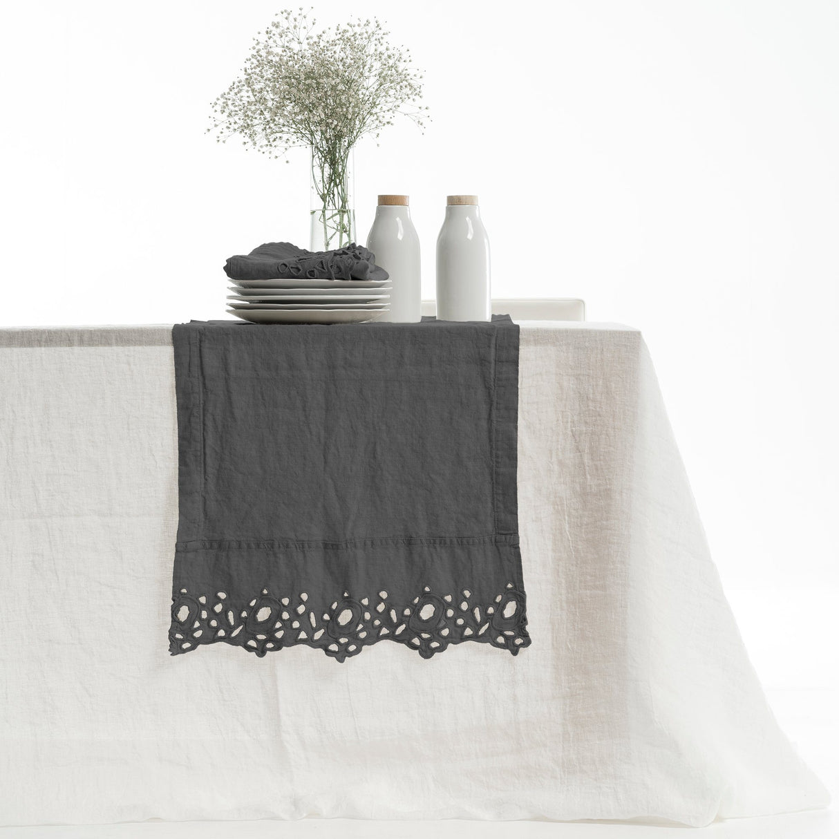 Runner in Puro Lino StoneWashed no Stiro - Cerchi Runner Fabbrica Del Lino Ferro