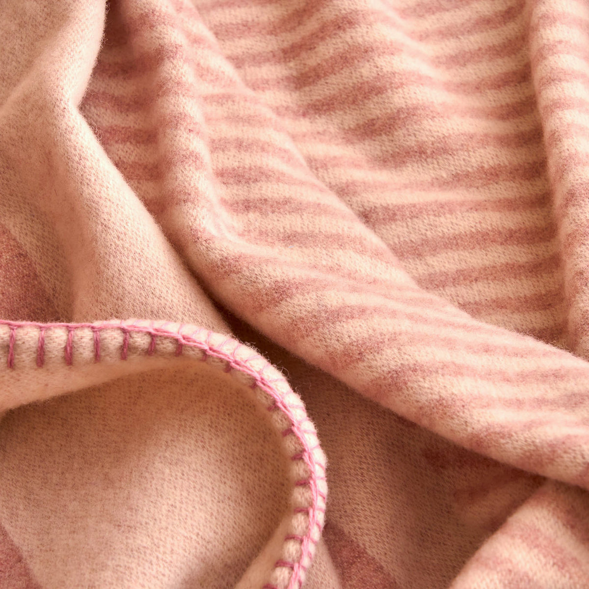 Plaid in Pura Lana Jacquard Motivo Geometrico - Tevere